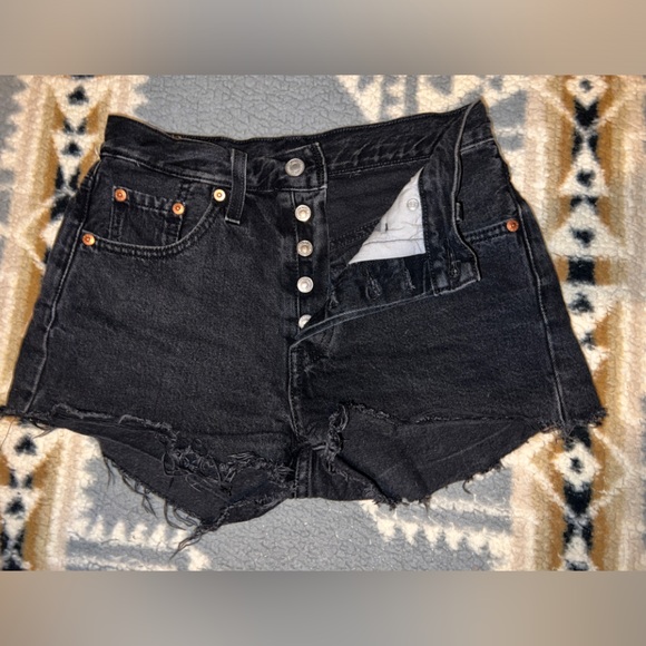 Levi Denim Shorts - Picture 4 of 6